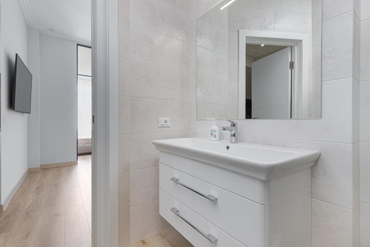 Sea Symphony 3-Bedrooms Apartment Одесса Экстерьер фото