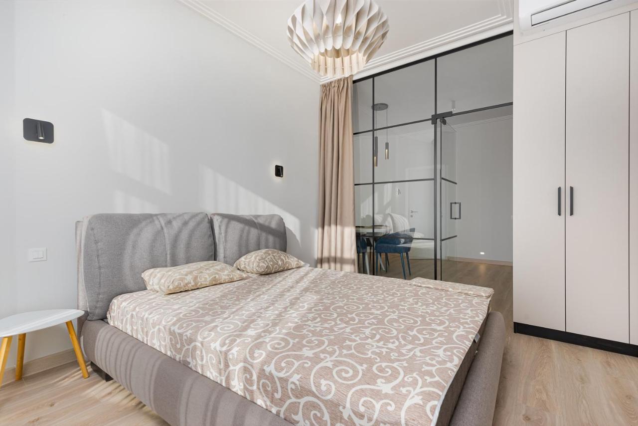 Sea Symphony 3-Bedrooms Apartment Одесса Экстерьер фото